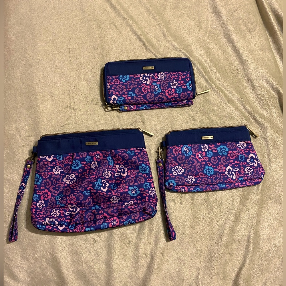 Travelon Floral Pattern Wristlet/Clutch/Wallet Set